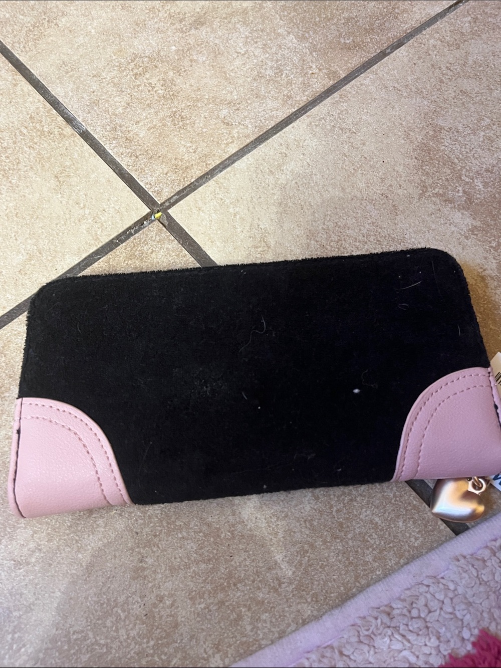 Juicy Couture Black Wallet with Pink Accents and Embroidered Crown - Picture 4 of 7